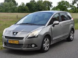 Grijs, metallic lak Gebruikt 2010 Peugeot 5008 MPV | € 1.550 (Super prijs)