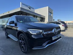 Zwart Gebruikt 2021 Mercedes GLC300e AMG SUV | € 36.650 (Eerlijke prijs)