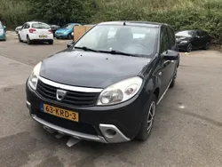 Hatchback Gebruikt 2010 Dacia Sandero Lauréate Hatchback | € 1.500 (Eerlijke prijs)