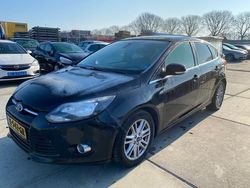 Zwart Gebruikt 2013 Ford Focus Titanium Hatchback | € 1.699