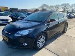 Zwart Gebruikt 2013 Ford Focus Titanium Hatchback | € 2.250