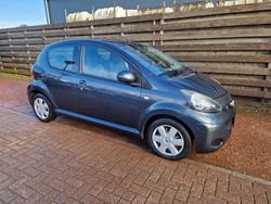 Grijs Gebruikt 2010 Toyota Aygo Comfort Hatchback | € 2.450 (Eerlijke prijs)