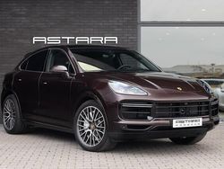 Bruin, metallic lak Gebruikt 2020 Porsche Cayenne Turbo SUV | € 107.800