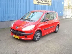 Rood Gebruikt 2005 Peugeot 1007 Hatchback | € 1.200 (Goede deal)