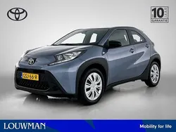 Grijs metallic Gebruikt 2024 Toyota Aygo Play Hatchback | € 17.945 (Eerlijke prijs)