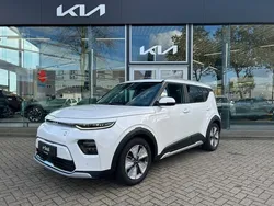 Wit, metallic lak Gebruikt 2023 Kia Soul EV Air SUV | € 34.430
