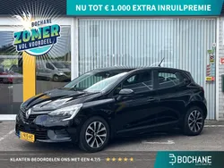 Zwart Gebruikt 2021 Renault Clio V Zen Hatchback | € 14.045 (Eerlijke prijs)