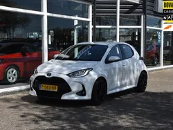 Wit Gebruikt 2022 Toyota Yaris Hybrid Hatchback | € 20.943 (Eerlijke prijs)