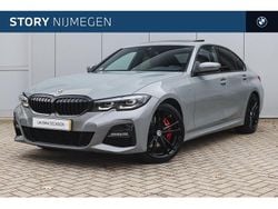 Grijs Gebruikt 2022 BMW 318 Executive Sedan | € 35.950 (Duur)