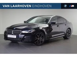 M carbonschwarz (donker zwart metallic) Gebruikt 2022 BMW 520 Executive Sedan | € 40.950 (Eerlijke prijs)