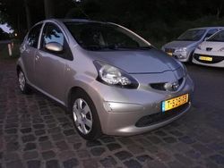 Bruin Gebruikt 2007 Toyota Aygo Hatchback | € 1.895 (Eerlijke prijs)