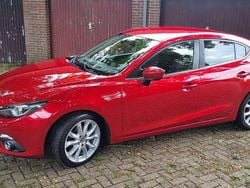 Rood Gebruikt 2015 Mazda 3 Sedan | € 11.995 (Eerlijke prijs)
