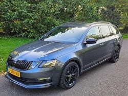 Grijs Gebruikt 2019 Skoda Octavia Sport Stationwagen | € 12.750 (Eerlijke prijs)