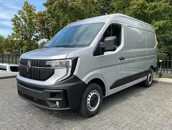 Grijs Nieuw 2024 Renault Master Van | € 35.900 (Eerlijke prijs)