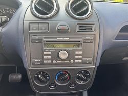 Blauw Gebruikt 2006 Ford Fiesta Futura Hatchback | € 2.700 (Eerlijke prijs)