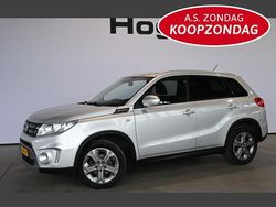 Grijs (metallic) Gebruikt 2017 Suzuki Vitara Exclusive SUV | € 14.940 (Iets duurder)