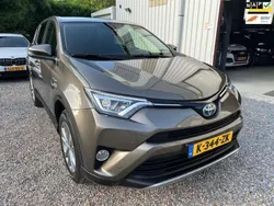 Bruin, metallic lak Gebruikt 2016 Toyota RAV4 Hybrid SUV | € 22.999 (Eerlijke prijs)