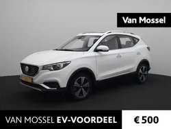Wit Gebruikt 2020 MG ZS Luxury Sedan | € 15.995 (Eerlijke prijs)
