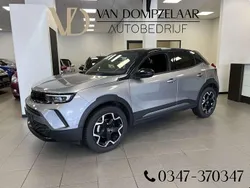 Grijs, metallic lak Gebruikt 2024 Opel Mokka Ultimate SUV | € 25.855 (Eerlijke prijs)