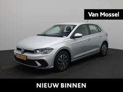 Grijs Gebruikt 2023 VW Polo Life Hatchback | € 22.900 (Eerlijke prijs)