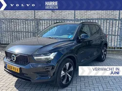 Zwart Gebruikt 2022 Volvo XC40 R-Design SUV | € 36.899 (Eerlijke prijs)