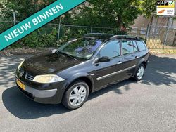 Zwart, metallic lak Gebruikt 2004 Renault Mégane GrandTour Expression Stationwagen | € 599 (Iets duurder)