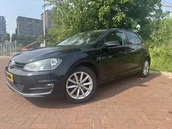 Zwart Gebruikt 2016 VW Golf VII LOUNGE Stationwagen | € 8.999 (Iets duurder)