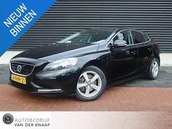 Zwart Gebruikt 2013 Volvo V40 Momentum Hatchback | € 7.950 (Eerlijke prijs)