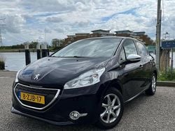 Blauw Gebruikt 2015 Peugeot 208 Style Hatchback | € 5.599 (Goede deal)