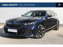 M carbonschwarz (donker zwart metallic) Gebruikt 2025 BMW 550e Comfort Edition Stationwagen | € 113.917 (Eerlijke prijs)