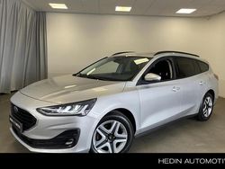 Grijs, metallic lak Gebruikt 2022 Ford Focus Stationwagen | € 16.945 (Eerlijke prijs)