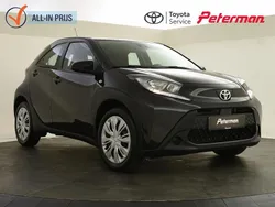 Zwart Gebruikt 2024 Toyota Aygo Play Hatchback | € 19.899 (Eerlijke prijs)