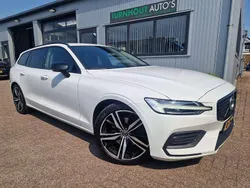 Wit Gebruikt 2021 Volvo V60 Momentum Stationwagen | € 22.745 (Iets duurder)