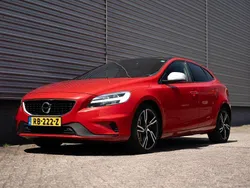 Rood Gebruikt 2017 Volvo V40 Stationwagen | € 15.750 (Eerlijke prijs)