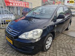Zwart Gebruikt 2004 Toyota Avensis Verso Luna MPV | € 3.995