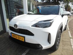 Wit Nieuw 2025 Toyota Yaris Cross Team SUV | € 30.450 (Eerlijke prijs)