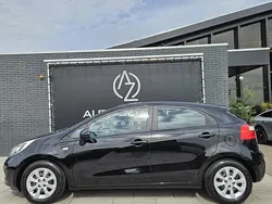 Zwart Gebruikt 2013 Kia Rio Comfort Hatchback | € 4.950 (Eerlijke prijs)