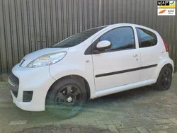 Wit Gebruikt 2010 Peugeot 107 Urban Move Hatchback | € 2.890 (Eerlijke prijs)
