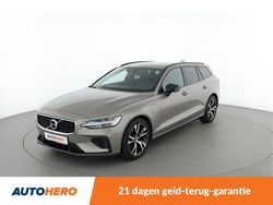 Grijs (metallic) Gebruikt 2020 Volvo V60 Momentum Stationwagen | € 29.949 (Eerlijke prijs)