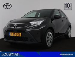 Zwart Gebruikt 2022 Toyota Aygo X Play SUV | € 18.445