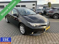 Zwart Gebruikt 2016 Toyota Auris Hybrid Trend Hatchback | € 9.450 (Goede deal)