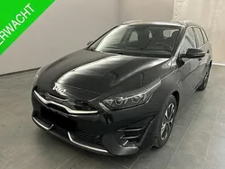 Zwart, metallic lak Gebruikt 2022 Kia Ceed Sportswagon Stationwagen | € 22.950 (Goede deal)