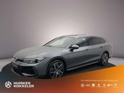 Grijs Nieuw 2025 VW Passat R-line Edition Stationwagen | € 54.935 (Goede deal)