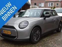 Grijs Nieuw 2025 Mini Cooper Essential Hatchback | € 26.500 (Super prijs)