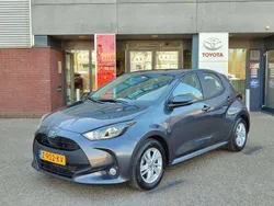 Grijs Gebruikt 2024 Toyota Yaris Hybrid Hatchback | € 22.900 (Goede deal)