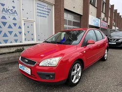 Rood Gebruikt 2006 Ford Focus Futura Hatchback | € 3.950 (Eerlijke prijs)
