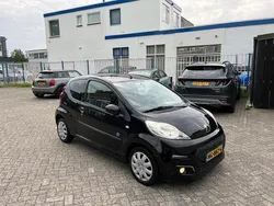 Zwart Gebruikt 2012 Peugeot 107 Sportium Hatchback | € 2.950 (Eerlijke prijs)