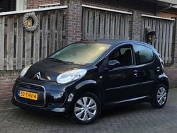 Zwart (metallic) Gebruikt 2012 Citroën C1 SELECTION Hatchback | € 3.599 (Eerlijke prijs)