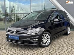 Zwart (metallic) Gebruikt 2018 VW Golf Sportsvan Highline MPV | € 16.950 (Eerlijke prijs)