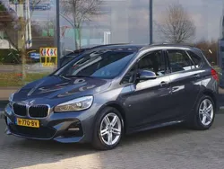 Grijs, metallic lak Gebruikt 2020 BMW 218 Active Tourer M Sport MPV | € 22.950 (Super prijs)